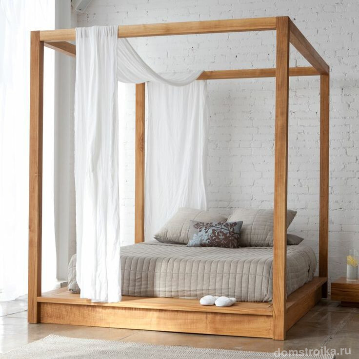 Сейчас цельная конструкция кровати с балдахином - одна из самых популярных готовых идей для просторных спален