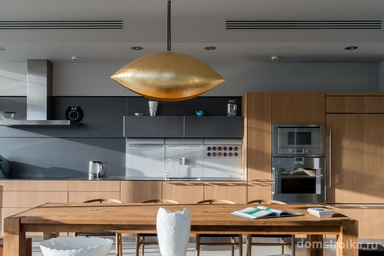 Роскошный и эксклюзивный интерьер кухни в современном стиле модерн