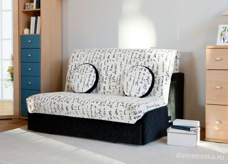 Убрав подлокотники вы сможете увеличить ширину дивана, не изменяя стандартных размеров