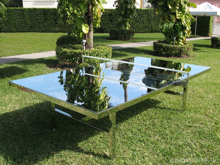 Стеклянный теннисный стол с зеркальной поверхностью