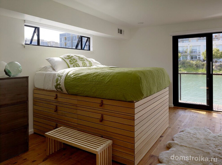 Подиум из ящиков - полноценный элемент дизайна кровати