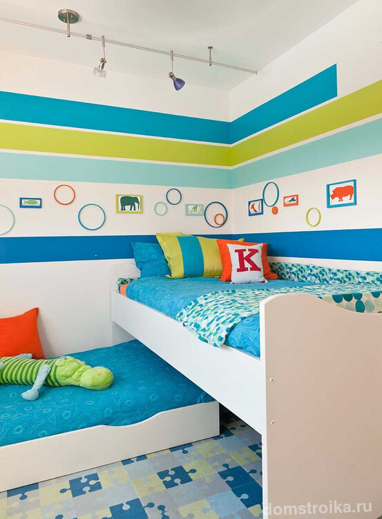 Для маленькой детской комнаты выдвижная кровать - настоящее спасение