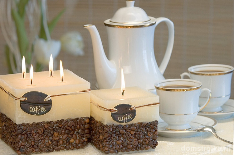 Самодельная свеча, декорированная кофейными зернами