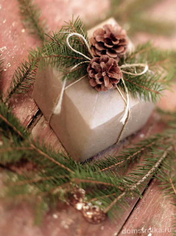 Упакуйте самостоятельно подарки и оригинальные украсте их, так вы выразите теплое отношение к своим близким