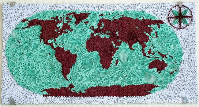 Масштабная работа в трех цветах: настенная карта мира