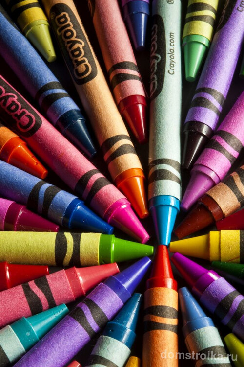 Разноцветные восковые карандаши