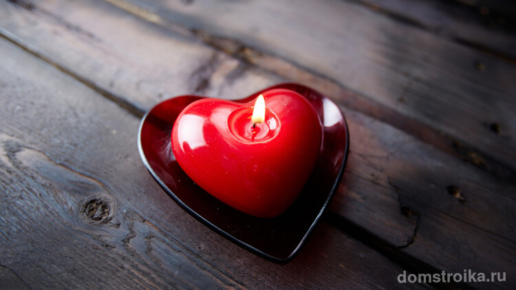 Свечу в форме сердца можно создать в домашних условиях