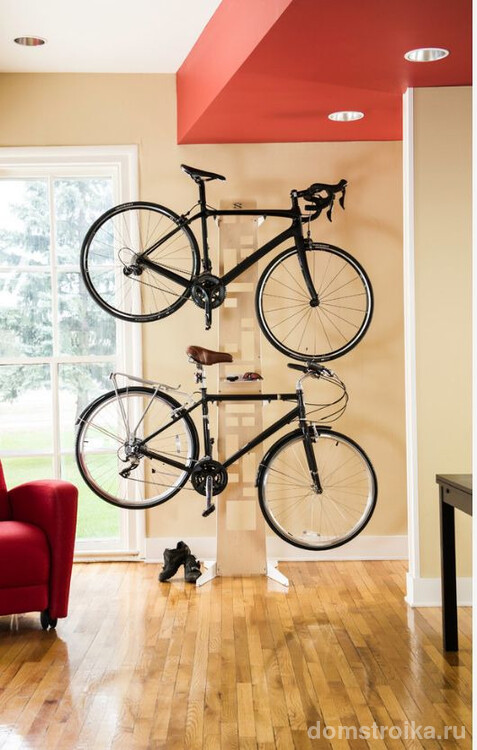 Крепление для велосипеда на стену: велостойка позволяет удобно хранить сразу несколько велосипедов