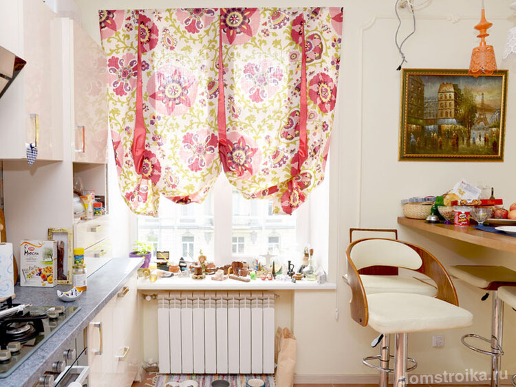 Веселый мотив лондонской шторы для небольшого кухонного окна