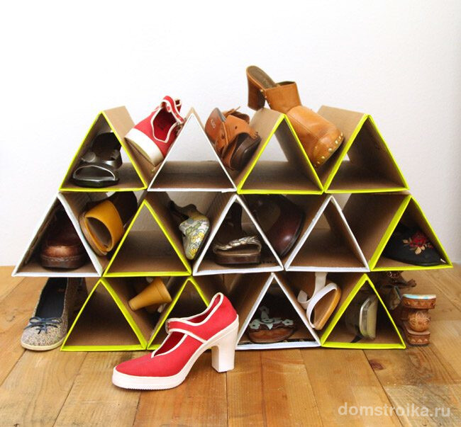 Получаем необычную картонную полочку для обуви из маленьких треугольников