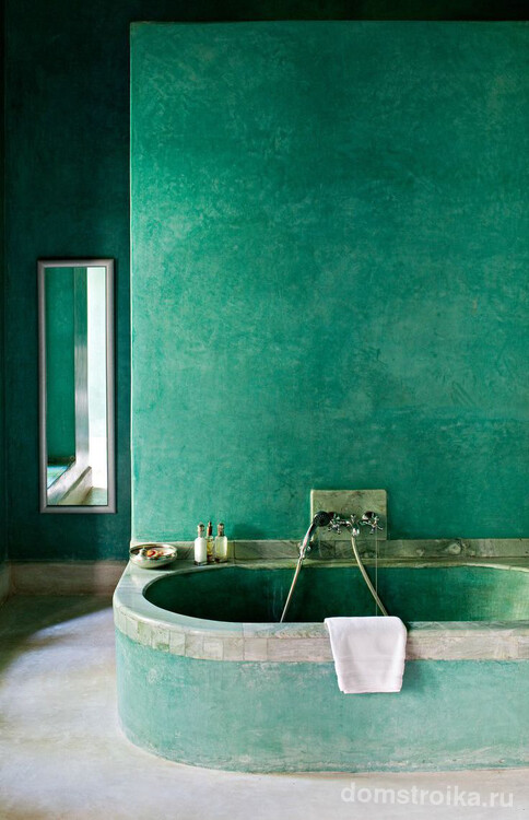 оттенки зеленого в интерьере: фото - ванная комната в натуральных изумрудых тонах