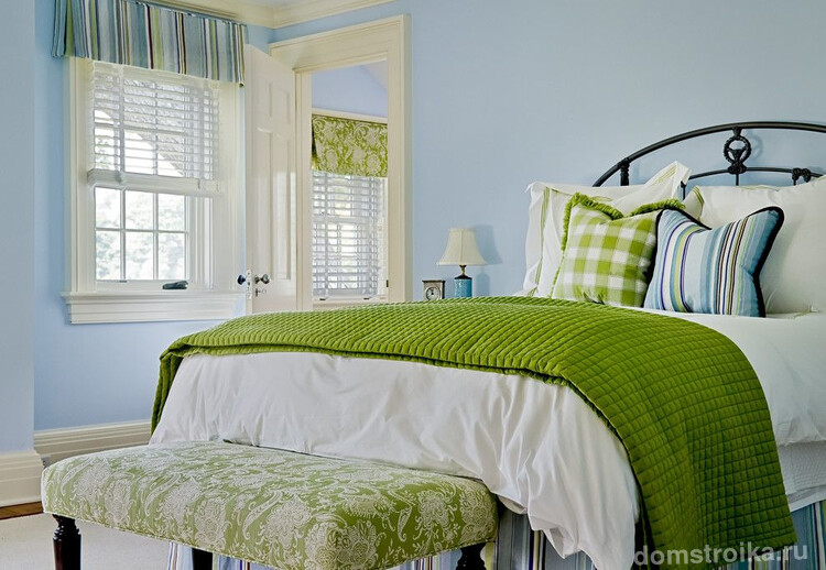 Зеленые аксессуары добавят яркости и настроения в Вашу спальню