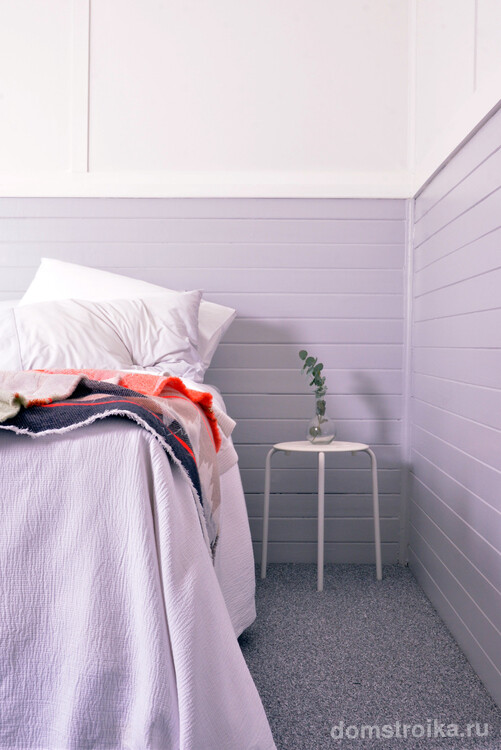 Нежно-лиловые панели в спальной комнате для настоящего отдыха и релакса