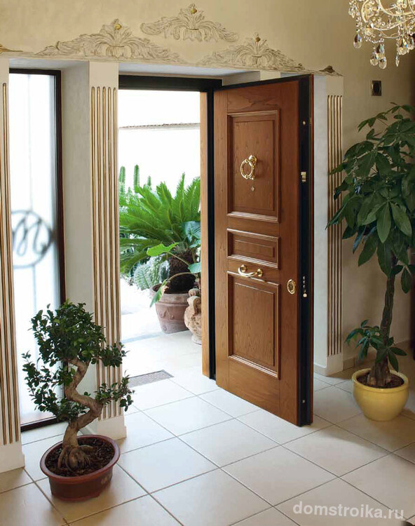 Лучшие входные двери в частный дом. Двери из массива дерева - элегантный выбор
