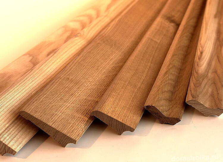 Современный ассортимент деревянных плинтусов позволит подобрать наиболее удачный вариант для вашего интерьера