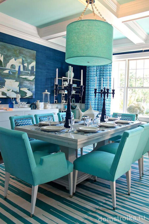 Керамические канделябры синего цвета отлично дополнят сервировку стола в морской тематике