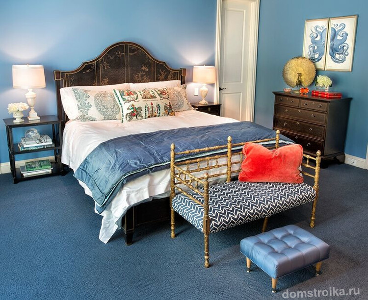 Диптих в синей спальне с изображением осьминога синего цвета