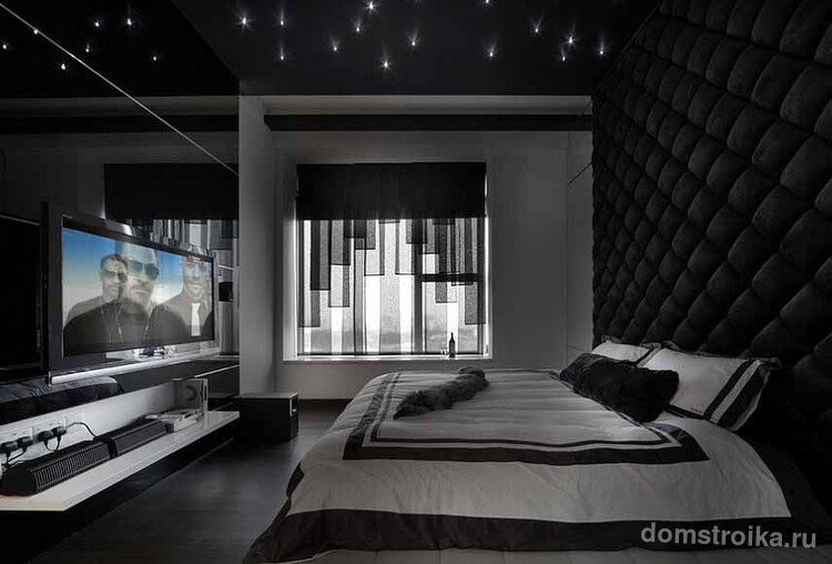 Черный потолок в интерьере: фото - строгая спальня в духе арт-деко с черным потолком