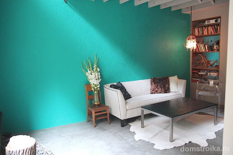 Краска для стен в квартире. Водные и алкидные краски подходят для окрашивания обоев "под покраску"
