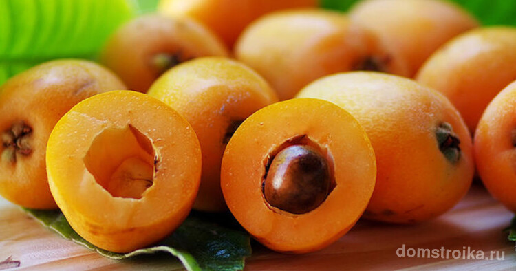 За счет желто-оранжевого цвета эти плоды похожи на абрикос