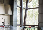 Пластиковые панели для кухни (60 фото): идеи для стильной отделки кухонного фартука, стен и потолка