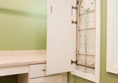 Гладильная доска, встроенная в шкаф: 60+ лучших идей для удобства и экономии места в доме