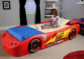 Детская кровать-машина для мальчика (60+ фото): критерии выбора, сравнение цен и когда ее действительно стоит покупать?