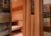 Парная в удовольствие: как выбрать правильные деревянные двери для бани?
