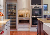 Встроенный в шкаф холодильник: выбор техники и виды установки для максимального комфорта