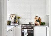 Элегантные кухни с темным полом: 80+ фотоидей для лаконичных и стильных кухонных интерьеров