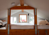 Кровать-чердак для взрослых: для тех, кто давно мечтает о большой и вместительной спальне